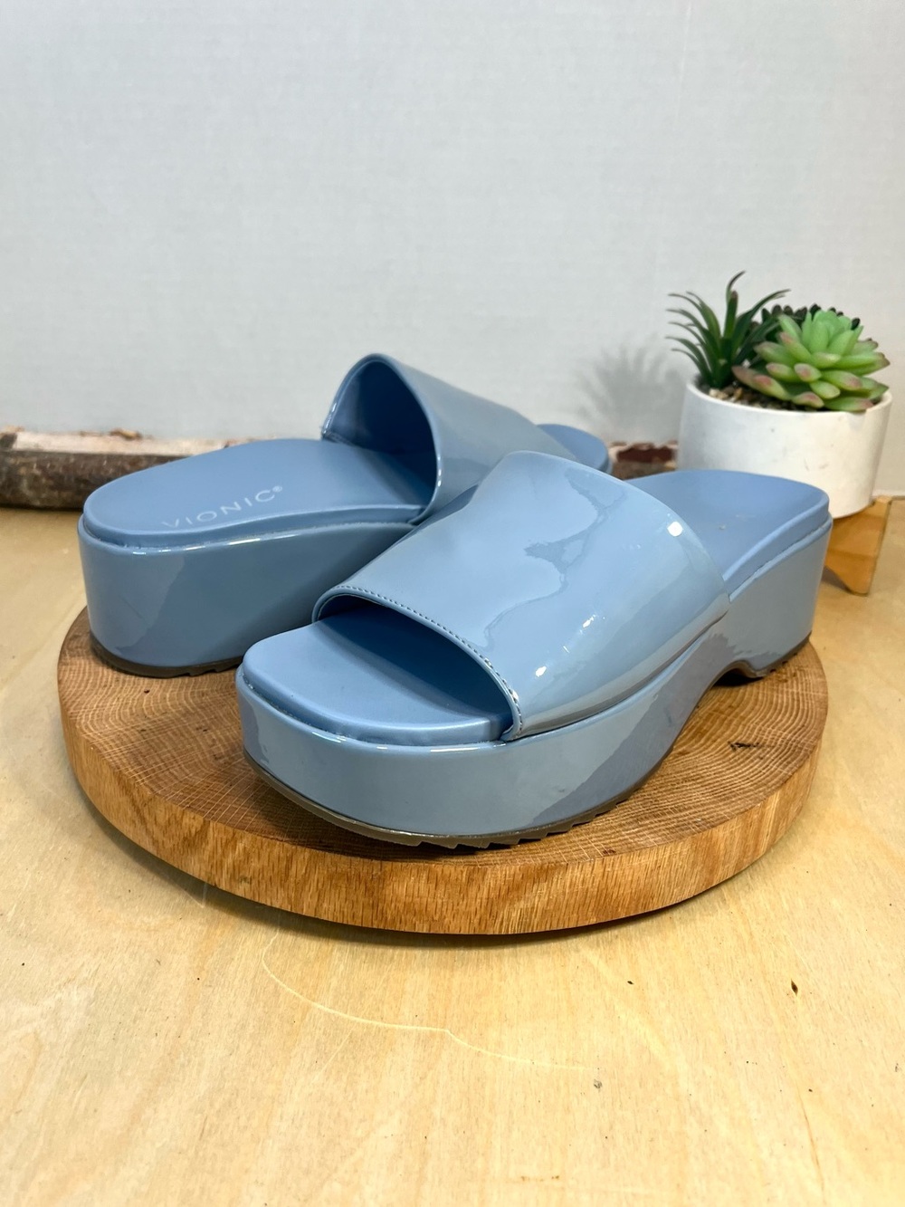 Vionic Trista Blue Patent Platform Slide Sandals - Size 8.5